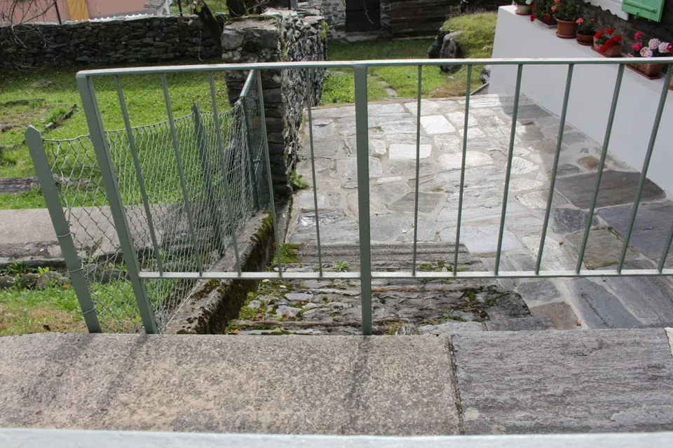 Rustico zum Ausbauen mit Garten / rustico da riattare con giardino – Foto 10 von 12