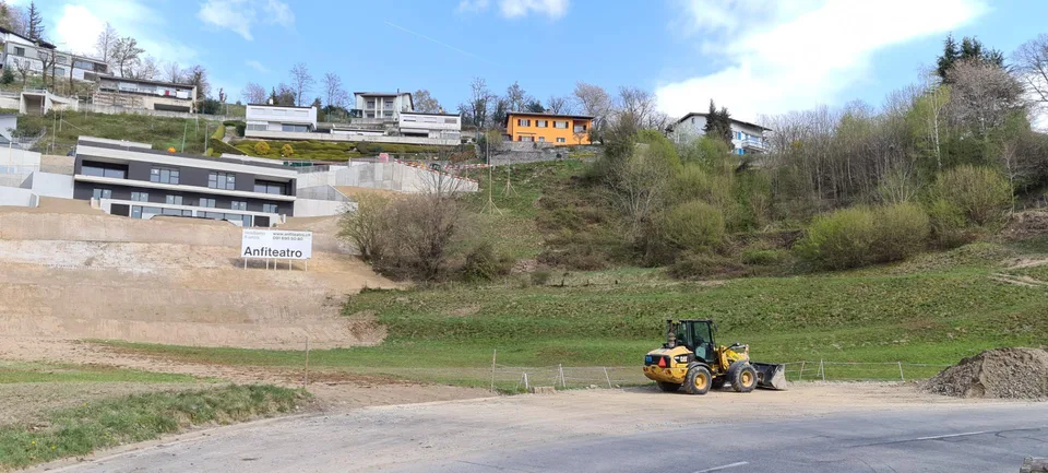 terreno edificabile di 762 m2 in una posizione soleggiata e tranqui...