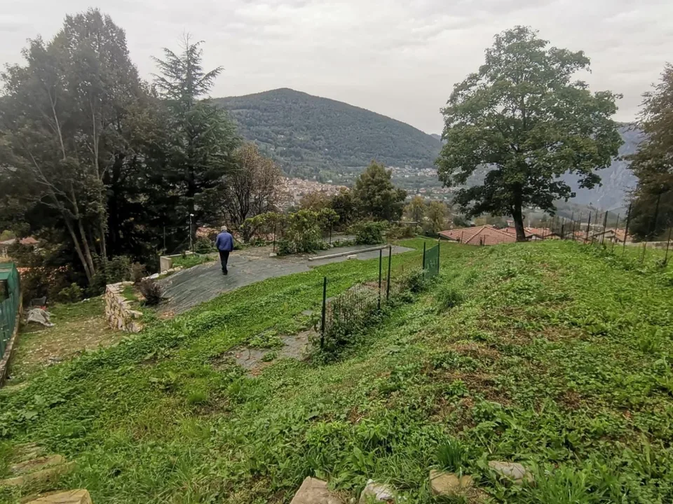 Terreno edificabile di 1000 m2 con licenza edile in Italia / Baulan...