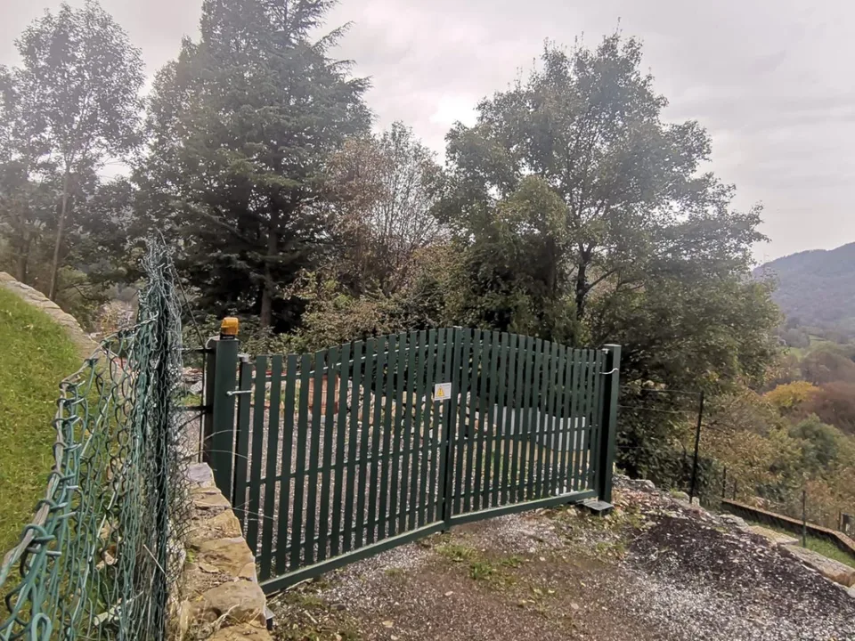 Terreno edificabile di 1000 m2 con licenza edile in Italia / Baulan...