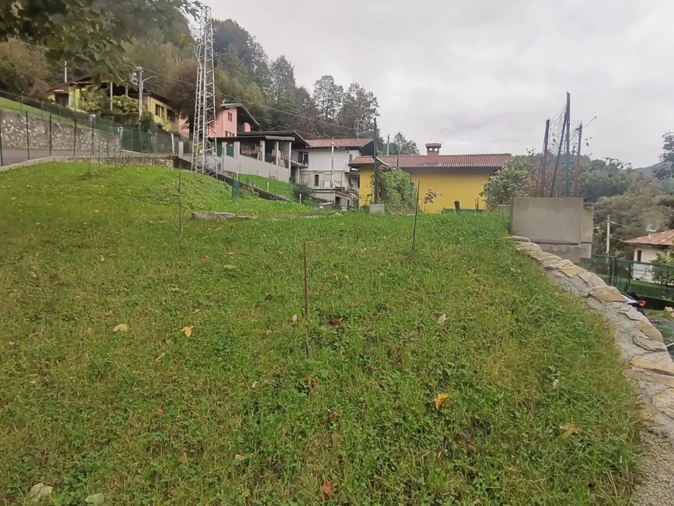 Terreno edificabile di 1000 m2 con licenza edile in Italia / Baulan... – Foto 8 von 13