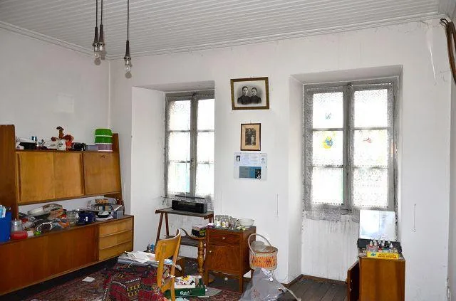 Grande casa ticinese da ristrutturare si 3 piani con annesso, centr...