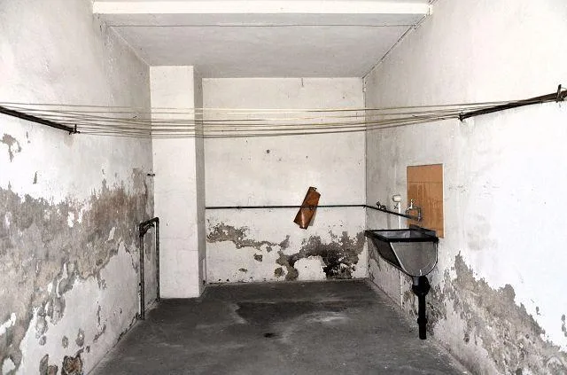 Grande casa ticinese da ristrutturare si 3 piani con annesso, centr... – Foto 16 von 30