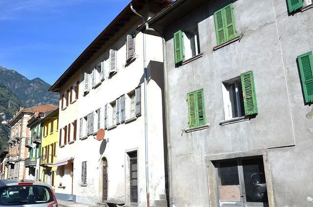 Grande casa ticinese da ristrutturare si 3 piani con annesso, centr... – Foto 27 von 30