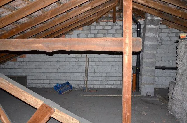 Grande casa ticinese da ristrutturare si 3 piani con annesso, centr... – Foto 18 von 30