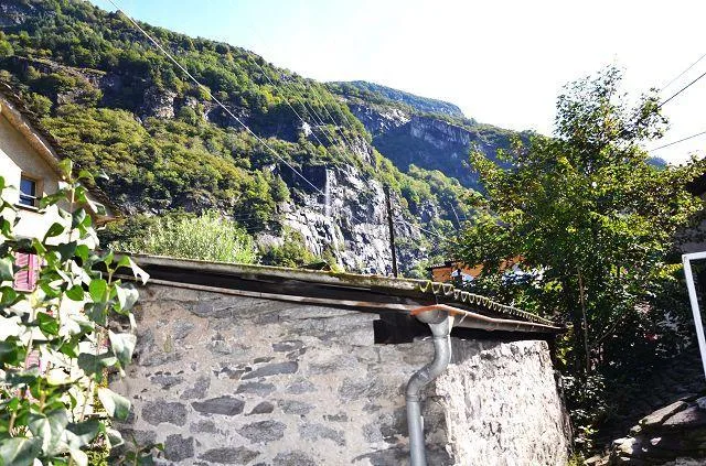 Grande casa ticinese da ristrutturare si 3 piani con annesso, centr... – Foto 30 von 30