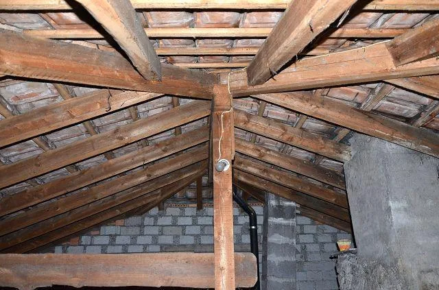 Grande casa ticinese da ristrutturare si 3 piani con annesso, centr... – Foto 17 von 30