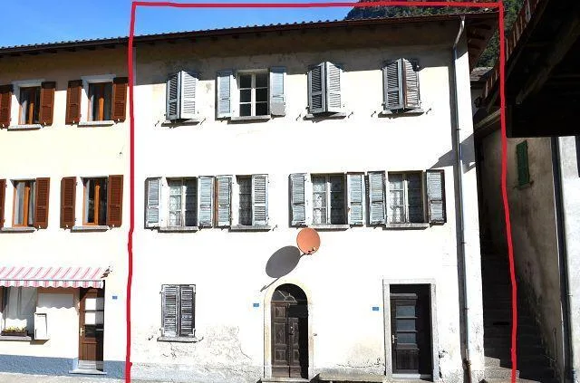 Grande casa ticinese da ristrutturare si 3 piani con annesso, centr... – Foto 26 von 30