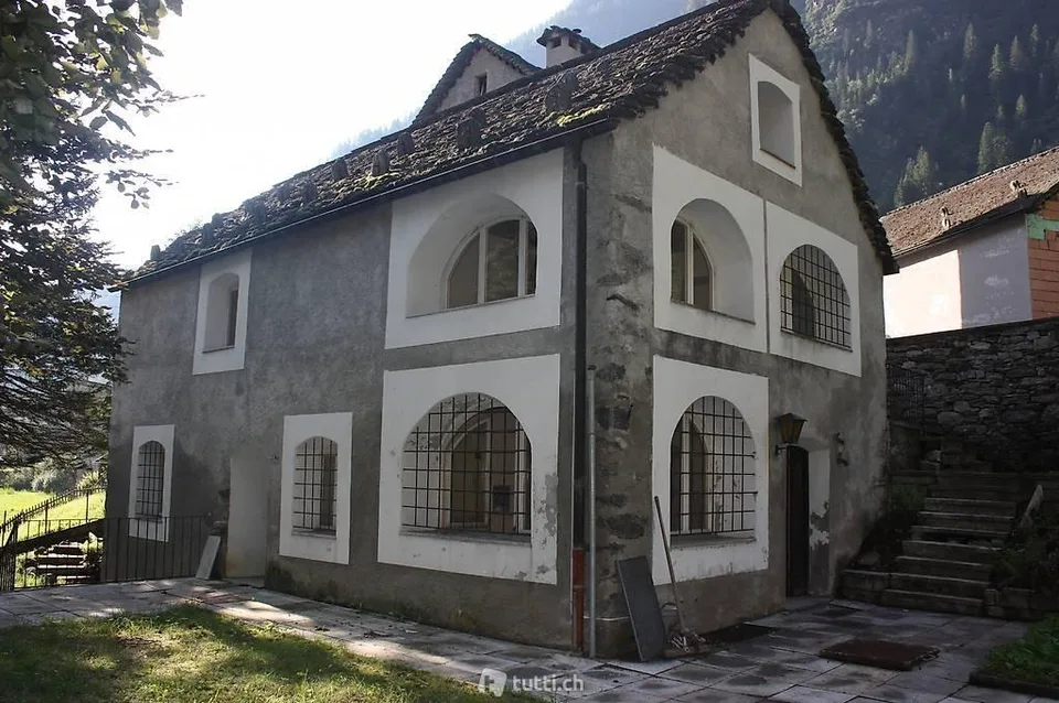 Mehrfamilienhaus mit 4 Wohnungen Casa con 4 appartamenti