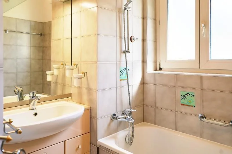 4 1/2-Zimmer-Wohnung mit Box / Appartamento 4.5 locali con box – Foto 8 von 21