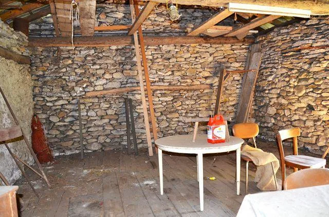 zwei Ställe zum Ausbauen mit Rebberg und viel Land / Cascina di 2 l... – Foto 6 von 30