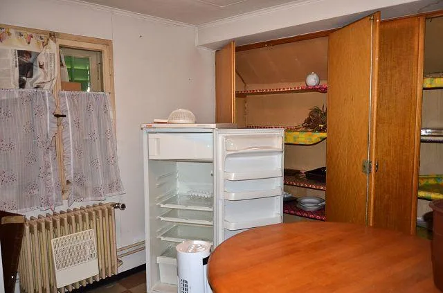 Casa plurifamiliare di 3 app. anche a reddito da rinnovare con giar...