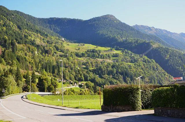 Casa plurifamiliare di 3 app. anche a reddito da rinnovare con giar... – Foto 23 von 30