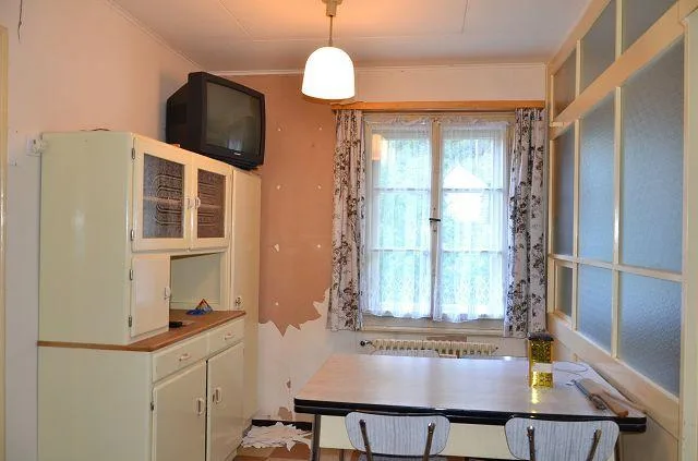 Casa plurifamiliare di 3 app. anche a reddito da rinnovare con giar...