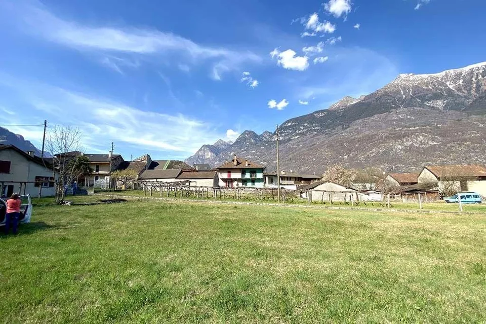 Bauland von 1340m2 mit schönem Ausblick / terreno edificabile di 13...