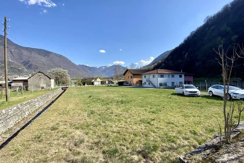 Bauland von 1340m2 mit schönem Ausblick / terreno edificabile di 13...