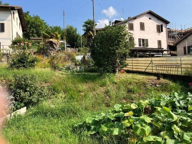 terreno edificabile di 297 m2 / Bauland von 297 m2 Fläche