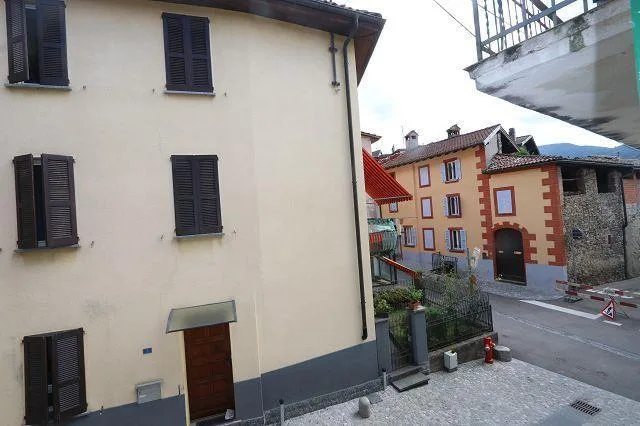 3-Zimmer-Hausteil mit Balkon im Dorfkern / parte di casa di 3 local... – Foto 14 von 19