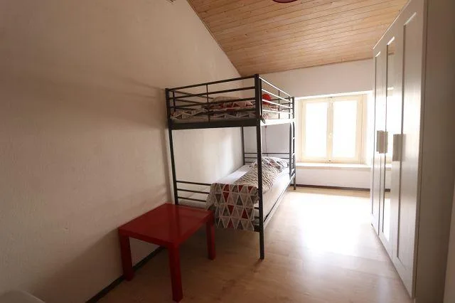 3-Zimmer-Hausteil mit Balkon im Dorfkern / parte di casa di 3 local...