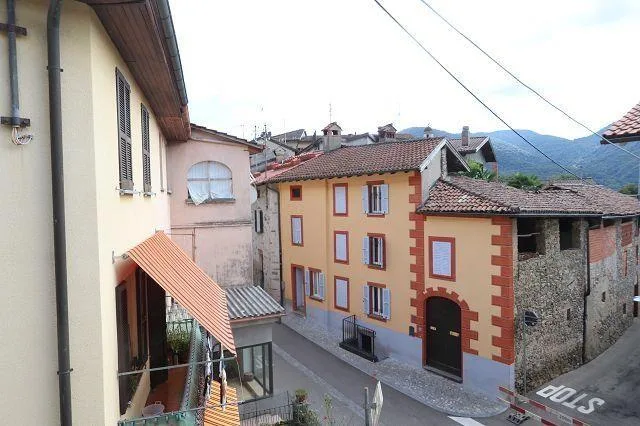 3-Zimmer-Hausteil mit Balkon im Dorfkern / parte di casa di 3 local... – Foto 15 von 19