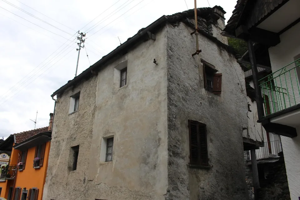 4-Zimmer-Dorfhaus mit Aussenterrasse +2 Garagen / casa nel nucleo d... – Foto 13 von 15