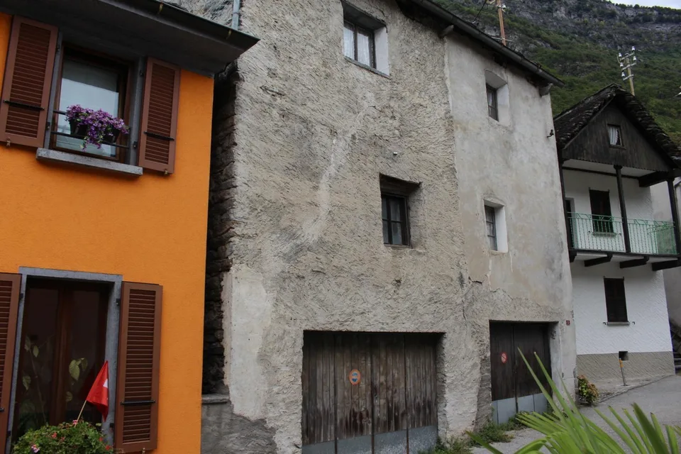 4-Zimmer-Dorfhaus mit Aussenterrasse +2 Garagen / casa nel nucleo d... – Foto 10 von 15