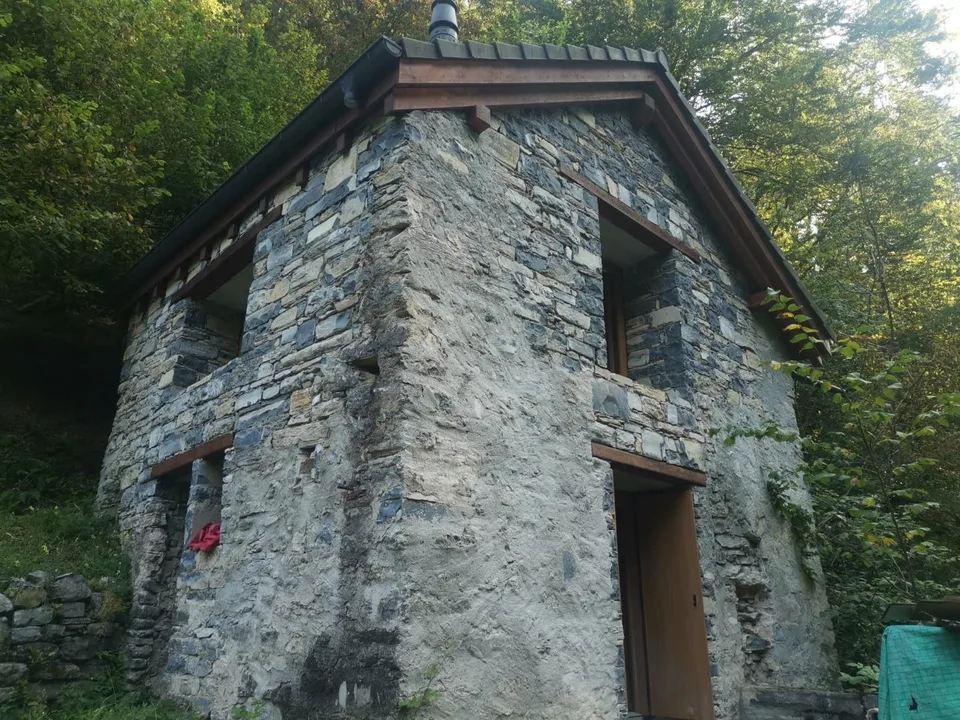 2-ZIimmer-Rustico mit Wiese und grossem Waldgrundstück in Flussnähe...