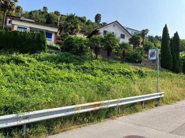 terreno edificabile di 333 m2 / Bauland von 333 m2 Fläche