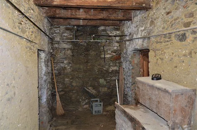 Casa ticinese di 9 loc. da rinnovare con dependance e terreno posiz... – Foto 14 von 30