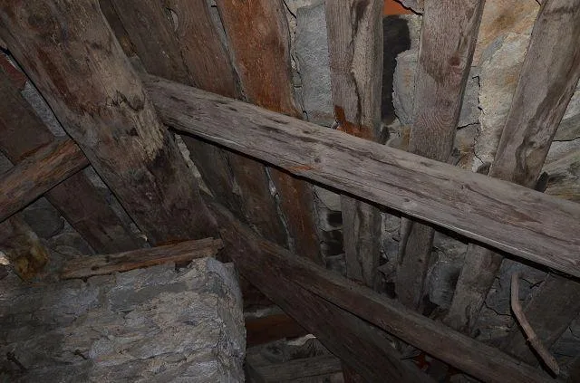 Casa ticinese di 9 loc. da rinnovare con dependance e terreno posiz... – Foto 16 von 30