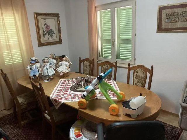 2-Familien-Haus mit Nebenhaus zum Ausbauen / casa bifamiliare con c...