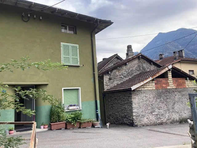 2-Familien-Haus mit Nebenhaus zum Ausbauen / casa bifamiliare con c... – Foto 23 von 24