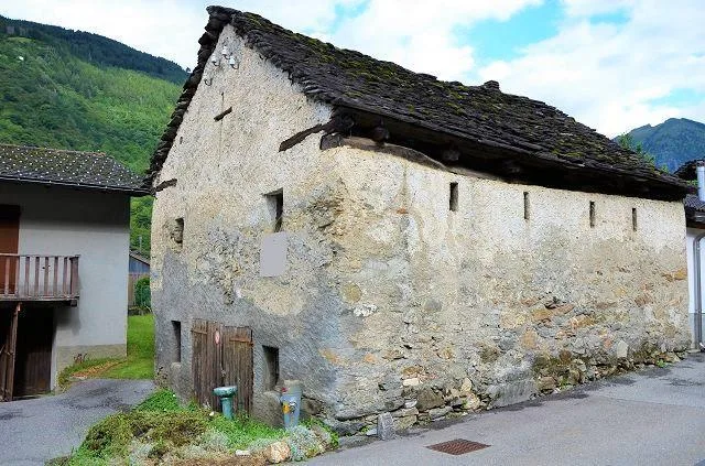 Rustico di 2 piani da rinnovare con terreno molto soleggiata, tranq... – Foto 21 von 28