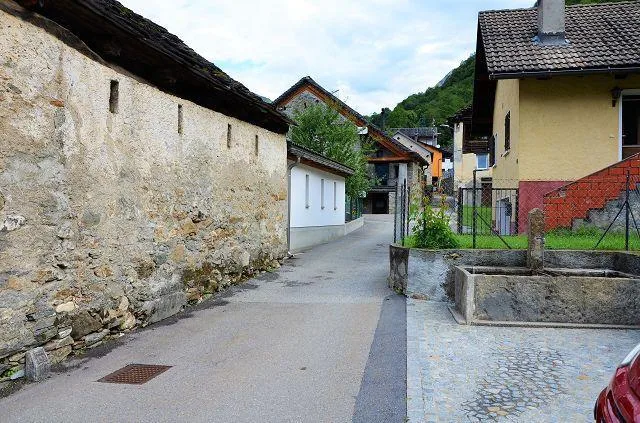 Rustico di 2 piani da rinnovare con terreno molto soleggiata, tranq... – Foto 16 von 28