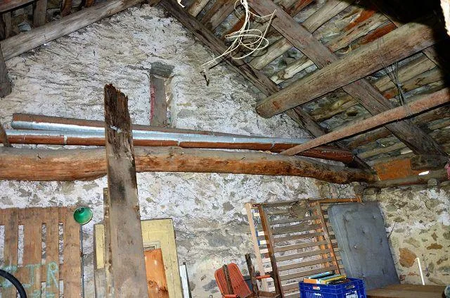 Rustico di 2 piani da rinnovare con terreno molto soleggiata, tranq... – Foto 8 von 28