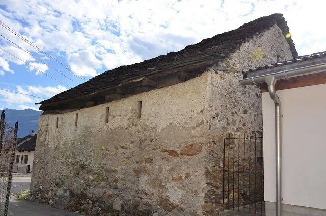 Rustico di 2 piani da rinnovare con terreno molto soleggiata, tranq... – Foto 25 von 28