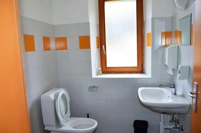 Trattoria con grande terrazza, giardino e posti o casa di 5 locali ... – Foto 15 von 29