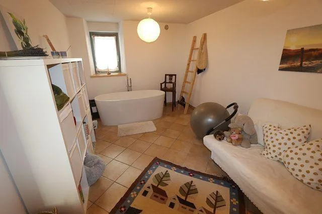 6 1/2-Zimmer-Dorfhaus mit Garten und Werkstatt / casa di 6 1/2 loca... – photo 17 of 29