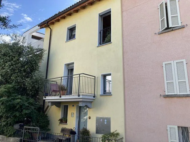 6 1/2-Zimmer-Dorfhaus mit Garten und Werkstatt / casa di 6 1/2 loca...
