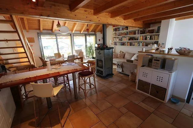 6 1/2-Zimmer-Dorfhaus mit Garten und Werkstatt / casa di 6 1/2 loca...