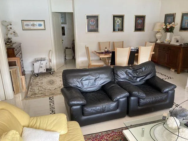 4 1/2-Zimmer-Attikawohnung mit tollem Seeblick und Aussenpool / app...