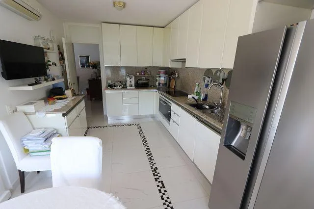 4 1/2-Zimmer-Attikawohnung mit tollem Seeblick und Aussenpool / app... – photo 6 of 29