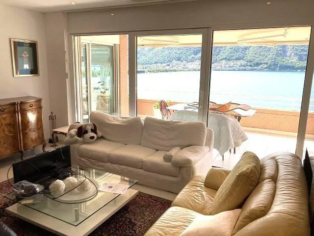 4 1/2-Zimmer-Attikawohnung mit tollem Seeblick und Aussenpool / app...