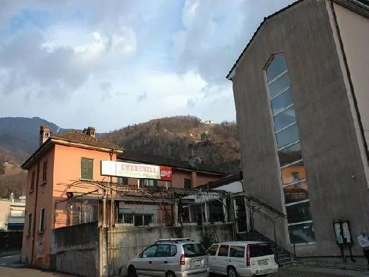Restaurant mit 250 Plätzen und 2-Familienhaus