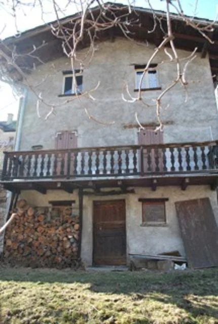 4 1/2-Zimmer-Haus mit kleinem Garten