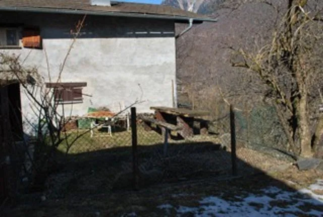 4 1/2-Zimmer-Haus mit kleinem Garten – Foto 7 von 8