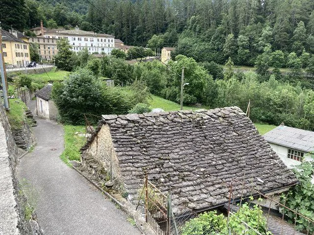 rustico da ristrutturare con cortile e bella vista / Rustico zum Au...