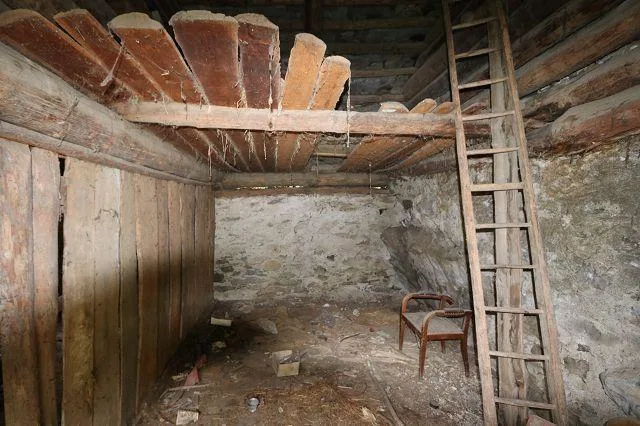 rustico da ristrutturare con cortile e bella vista / Rustico zum Au... – Foto 6 von 13