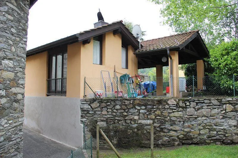 Bungalow mit 35 m2 Wohnfläche und kleiner Garten / Bungalow con 35 ...