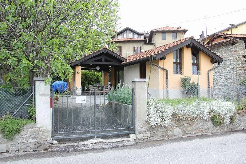 Bungalow mit 35 m2 Wohnfläche und kleiner Garten / Bungalow con 35 ... – Foto 8 von 12